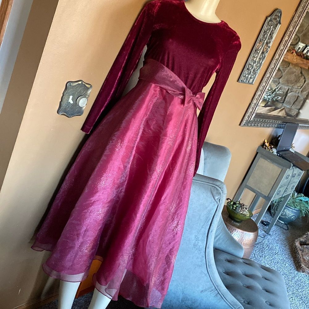 Gorgeous Burgundy Maroon Girls Dress 16 gown fancy pageant